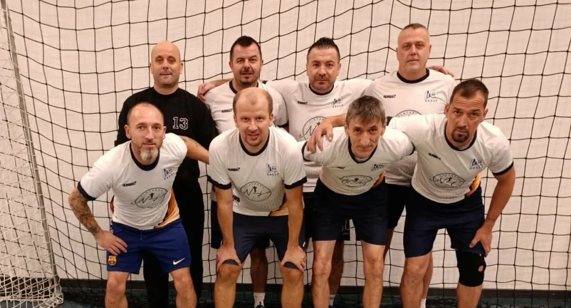 Ekipa Veterana NK Krajišnik pobjednik Veteranskog turnira 38+ u Cazinu